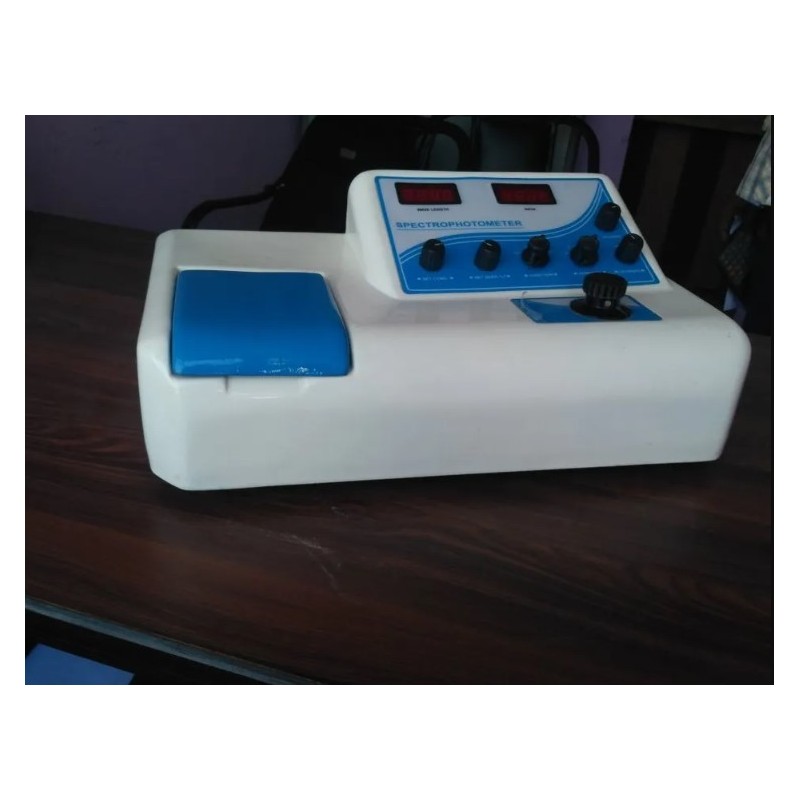 benchtop-digital-spectrophotometer-100mm-14039-1