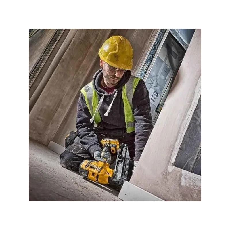 Dewalt DCN660D2-QW 18V 2Ah Li-ion Wood Nailer image-1