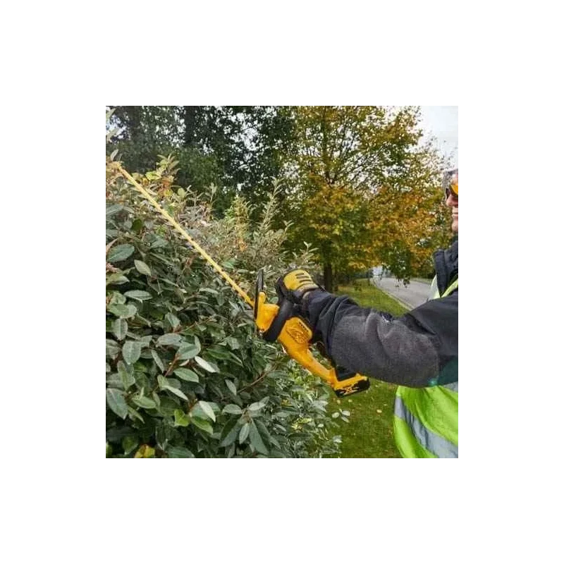 Dewalt DCM563P1-GB 18V Hedge Trimmer image-3