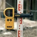 Dewalt DE0772-XJ 300m Digital Rotary Laser Detector image-2