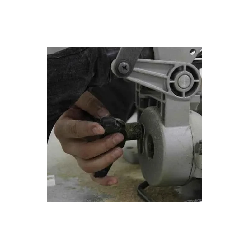 Dewalt DW714 254mm 1500W OPP Mitre Saw with TCT Blade image-6