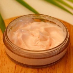 tvishi-handmade-rose-moisturiser-25-gms-17351-4