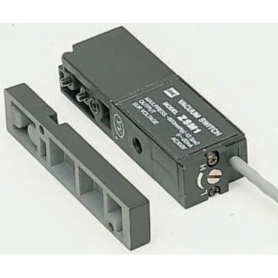 SMC Vacuum Switch -80 kPa to -27 kPa, Solid State Output, 10mA, 1/8 in Port, 100V AC, ZSM1-021L