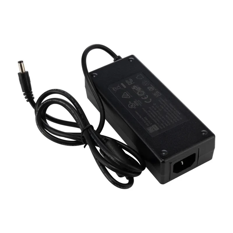 RS PRO AC/DC Adapter 96W 15V DC Output, 6.4A Desktop Power Supply 210-7463