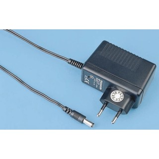 Mascot AC/DC Adapter Universal AUS, CH, EU, UK, US/Japan Plugs 230V AC Input 12V DC Output 800mA 9525000050