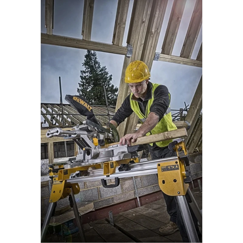 DeWALT 18V Cordless Mitre Saw, 590W, 184mm Blade, 3750rpm, Brushed Motor DCS365M2-GB