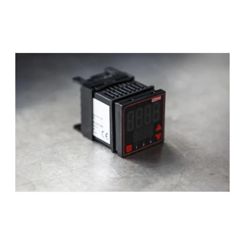 RS PRO Panel Mount PID Temperature Controller, 3 Output Relay, SSR, 24V AC, Dual 4-Digit LED Display MV16