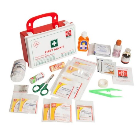 st-johns-first-aid-workplace-kit-small-plastic-box-p5-21729