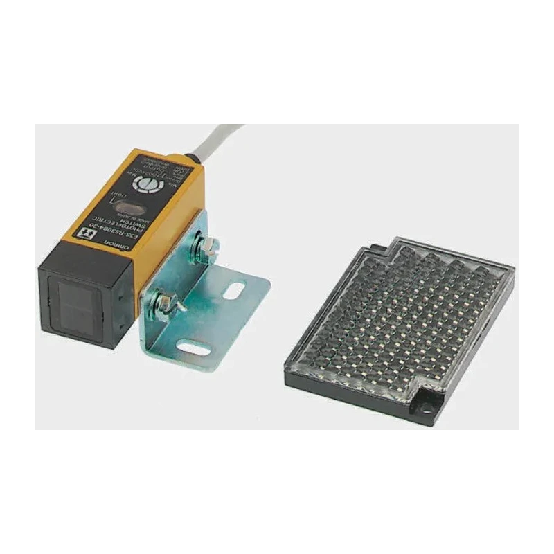 Omron Retroreflective Photoelectric Sensor, Block Style, Infrared Light Source, 24V DC, 80mA, IP67 E3S-RS30E4-30