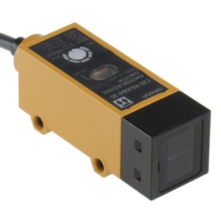 Omron Retroreflective Photoelectric Sensor Block, 300 mm Detection Range, PNP Output, IP67 Rated, Die Cast E3S-RS30B4-30