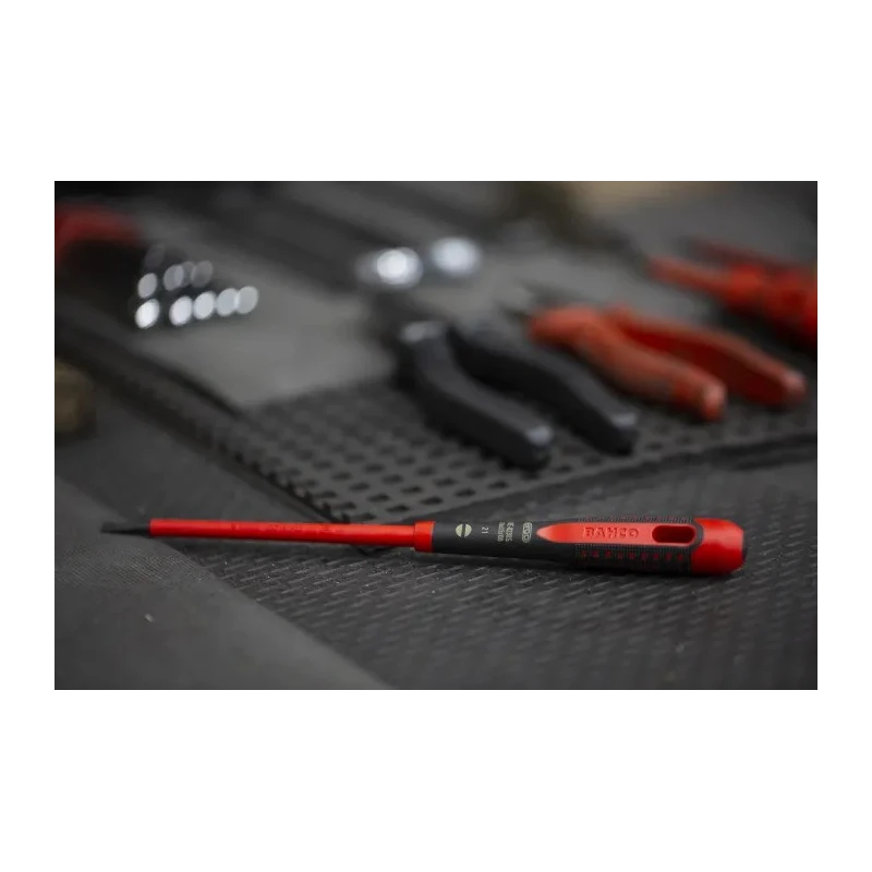 Bahco Standard VDE Insulated Slotted Screwdriver 100 mm Blade Length 3.5 mm Tip Width Ergonomic Handle BE-8230S