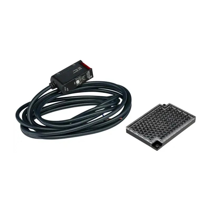 Omron Retroreflective Photoelectric Sensor Block Style 100 mm to 300 mm Detection Range NPN Output IP67 E3S-R12