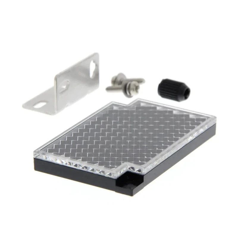 Omron Retroreflective Photoelectric Sensor Block Style 100 mm to 300 mm Detection Range NPN Output IP67 E3S-R12