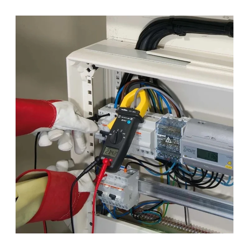 Metrix Clamp Meter with 400 A AC/DC Current, 600 V AC/DC Voltage, CAT III Safety Level MX0350-Z