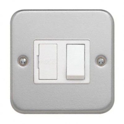 Contactum 13A 1 Gang Switched Fused Spur Steel Surface Mount White IP2X 