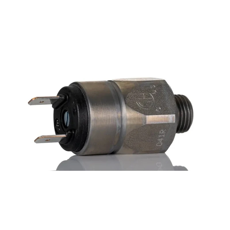 Suco 01664 Series Pressure Sensor, Relay Output, 1 bar to 10 bar Measurement Range, Zinc Plated Steel Housing 0166407031027