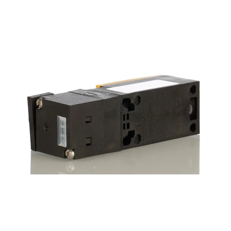 Eaton LS4 ZB Safety Interlock Switch with Actuator Included, Plastic Housing, Spring Lock, IP66 Rated 106870 LS-11S-ZB