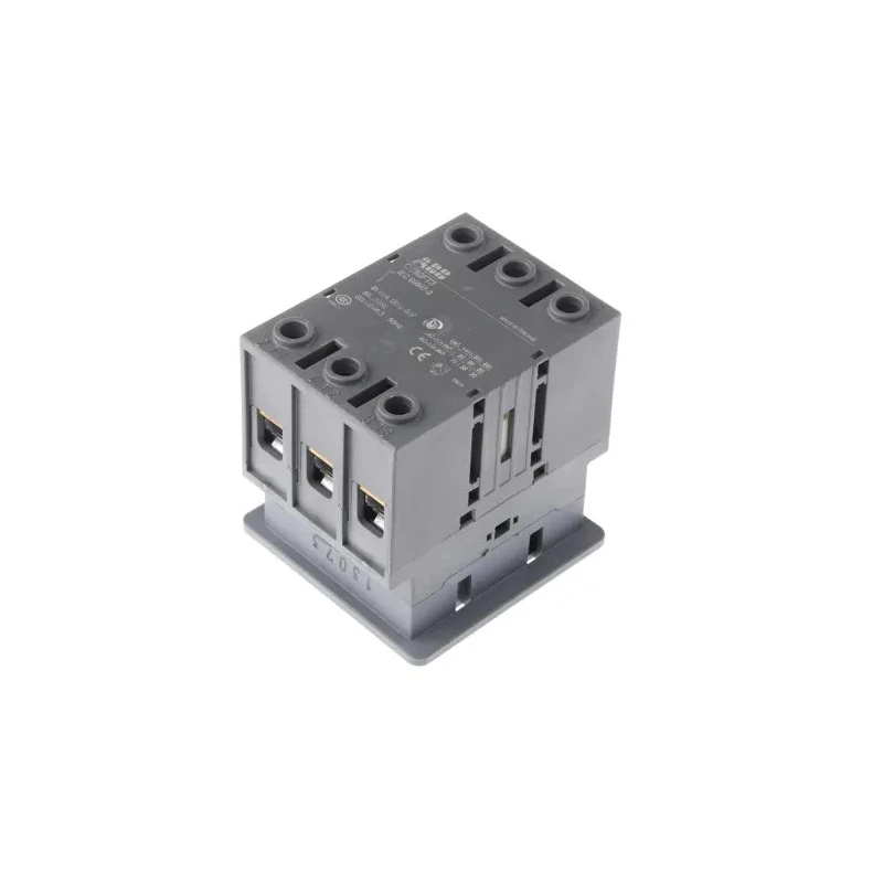 ABB 3-Pole Panel Mount Non-Fused Isolator Switch, IP20, 80A, 560 kW OT80FT3 1SCA105431R1001