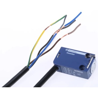 Telemecanique Sensors OsiSense XC Series Roller Lever Limit Switch, SPDT, IP66, Zinc Alloy Housing, 240V, 6A ZCMD25L5