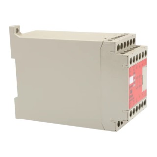 Omron Safety Relay 100-240V AC, 1 Safety Contact, 1 Auxiliary Contact, Surface Mount G9SA