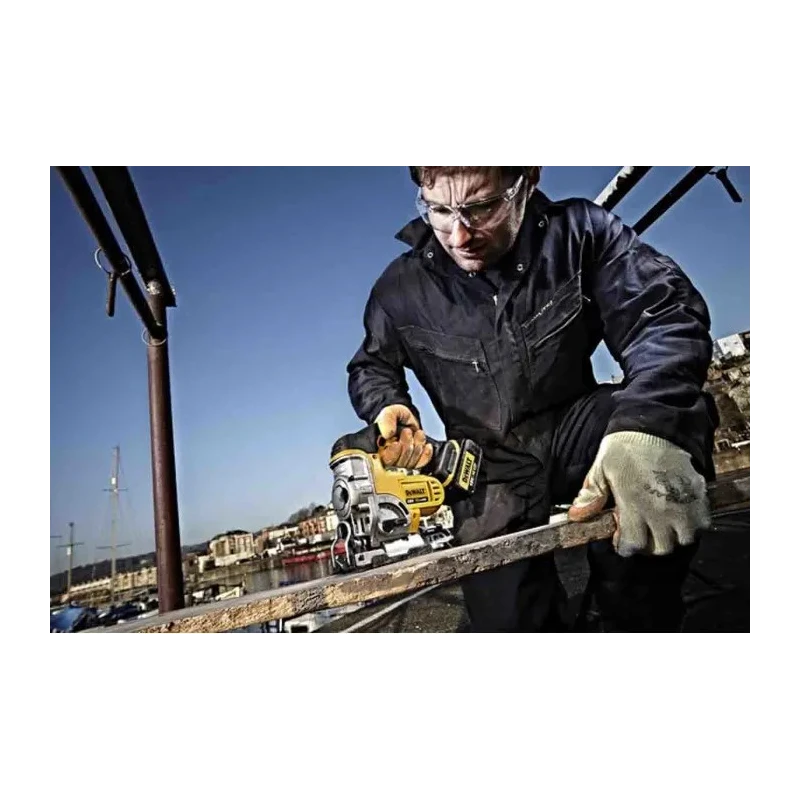 DeWALT Cordless 135 mm 400 W Brushed Motor Jigsaw with 18V 4Ah Battery and 45° Bevel Adjustable Shoe DCS331M2