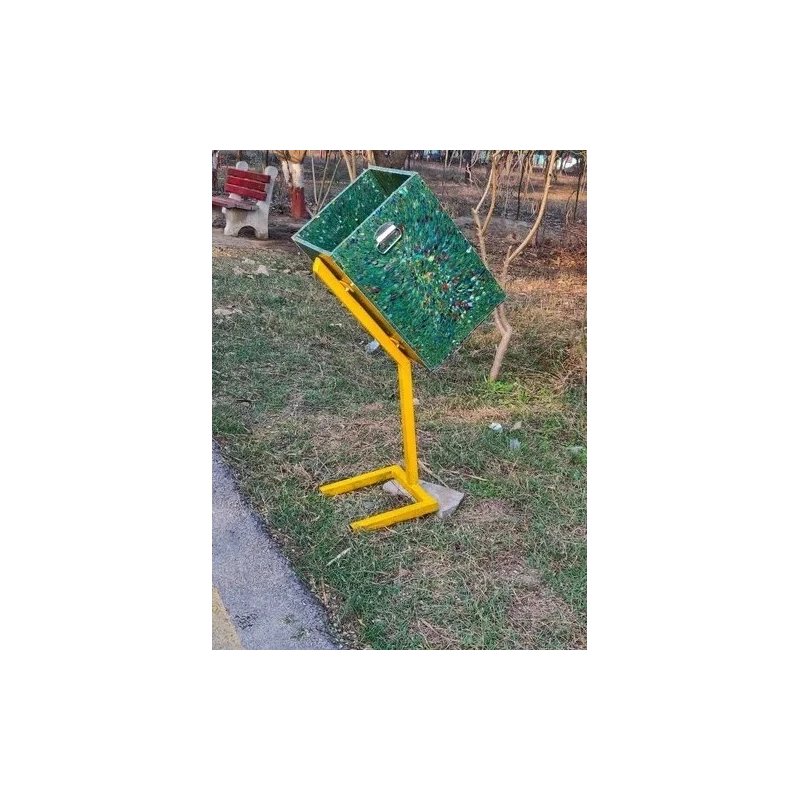  designer-dustbin-made-from-waste-plastic-26758-1