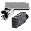 Omron Retroreflective Photoelectric Sensor Block Type 100 mm to 2 m Detection Range PNP Output IP67 E3S-AR36