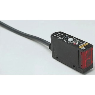 Omron Through Beam Photoelectric Sensor, Block Sensor, 7 m Detection Range, NPN Output, IP67 Rated E3S-AT16