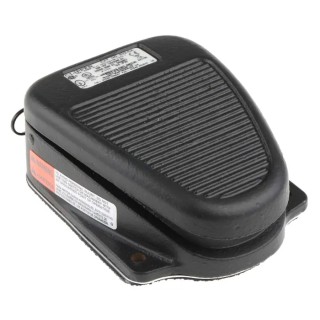 RS PRO Medium Duty Latching Clipper Foot Switch SPCO Cast Iron 10A Contact Current 250V ac 116-732