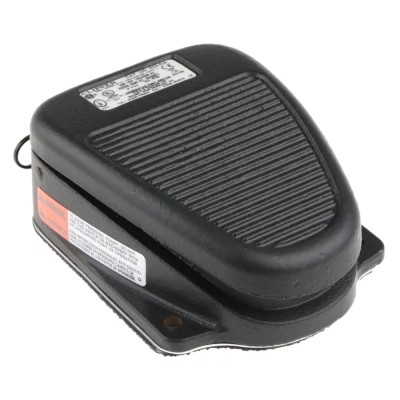 RS PRO Medium Duty Latching Clipper Foot Switch SPCO Cast Iron 10A Contact Current 250V ac 116-732