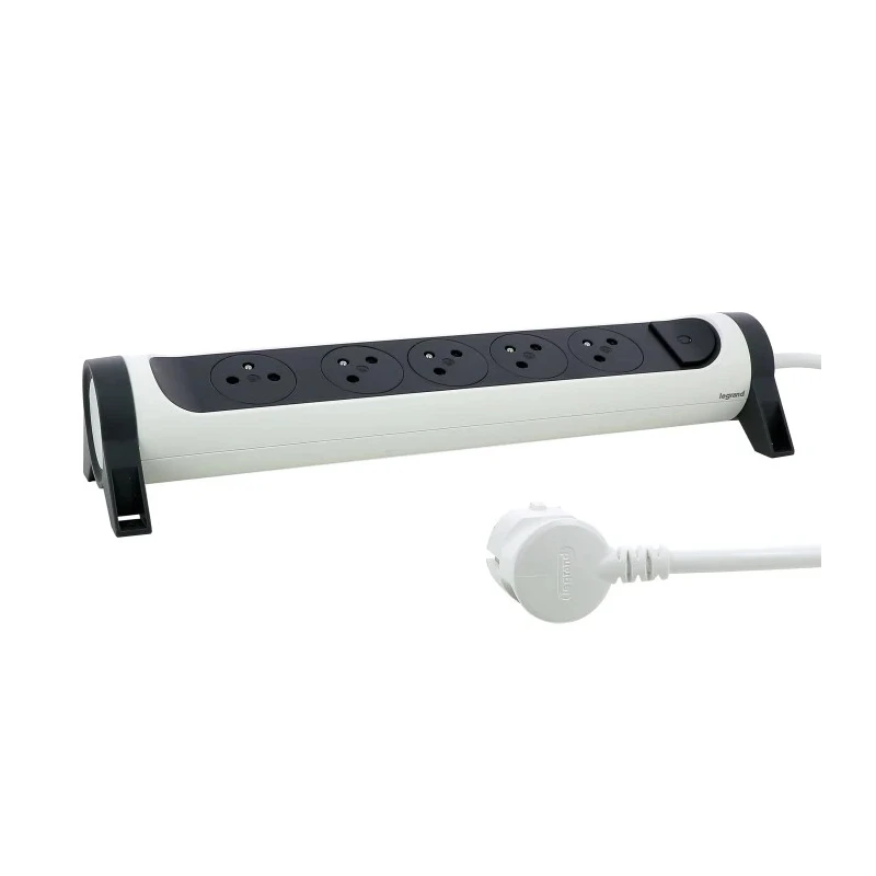 Legrand Extension Lead 1.5 m Cable Length 5 Socket Type E 16 A 3680 W RoHS Compliant 049450