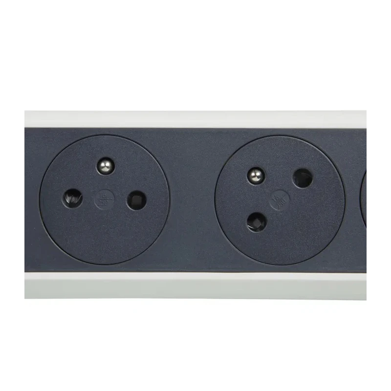 Legrand Extension Lead 1.5 m Cable Length 5 Socket Type E 16 A 3680 W RoHS Compliant 049450
