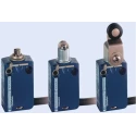 Telemecanique Sensors OsiSense XC Series Roller Lever Limit Switch, 1 NO/1 NC, IP66/IP67/IP68, Zinc Alloy Housing XCMD2117L1