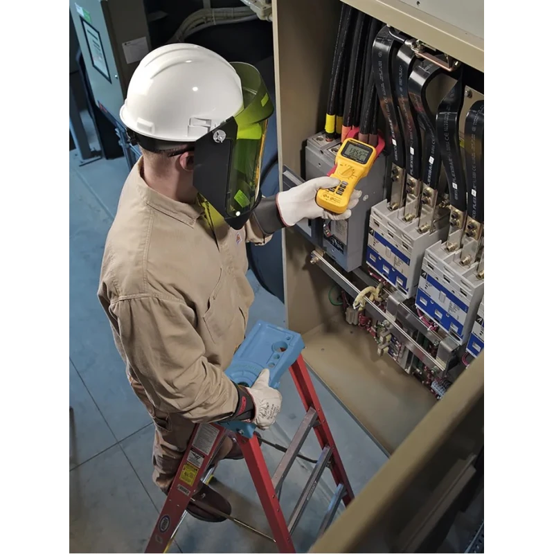 Fluke Clamp Meter 2 kA AC DC, 1000 V DC, 600 V AC True RMS with Non-Contact Voltage Detector FLUKE 355