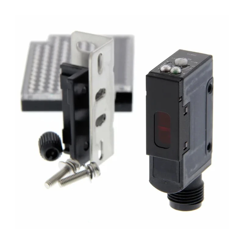 Omron Retroreflective Photoelectric Sensor Block Sensor 100 mm to 2 m Detection Range PNP Output IP67 E3S-AR86