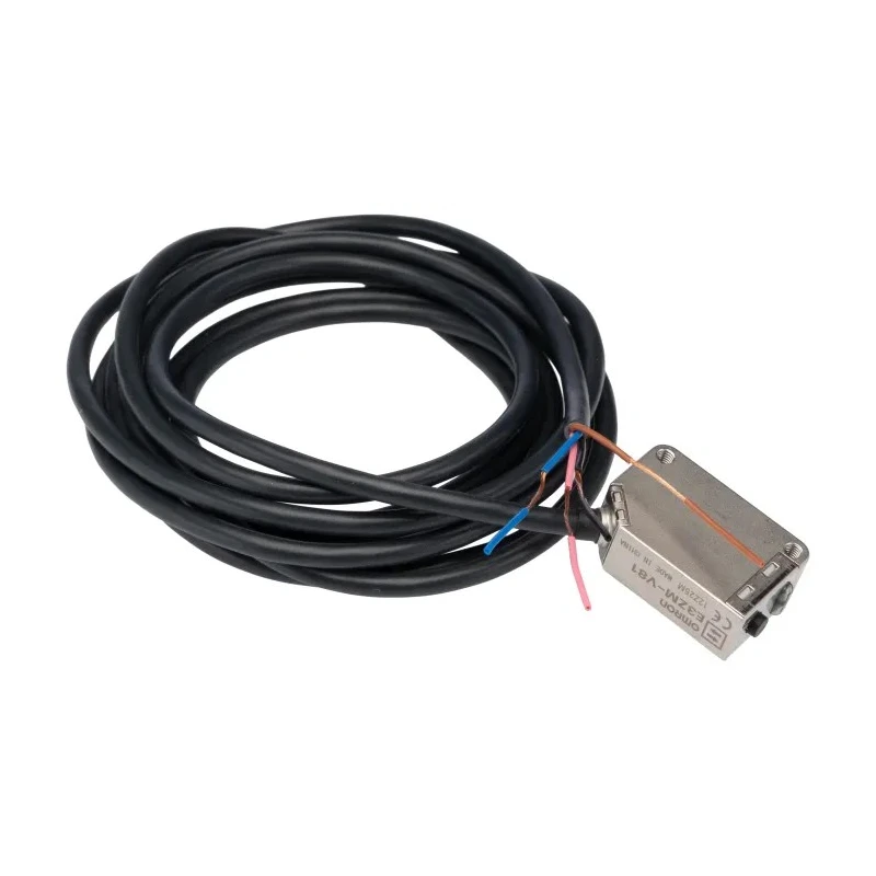 Omron Diffuse Photoelectric Sensor Block Sensor 10 to 14 mm Detection Range PNP Output Stainless Steel IP69K E3ZM-V81 2M