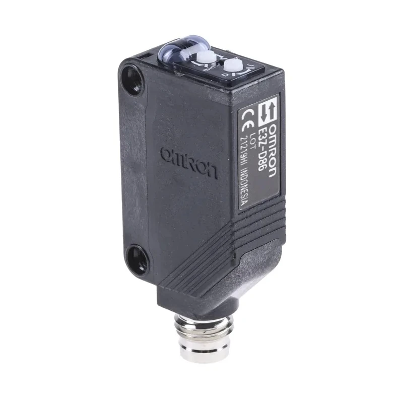 Omron Diffuse Photoelectric Sensor Block Sensor 5 mm to 100 mm Detection Range PNP Output IP69K E3Z-D86