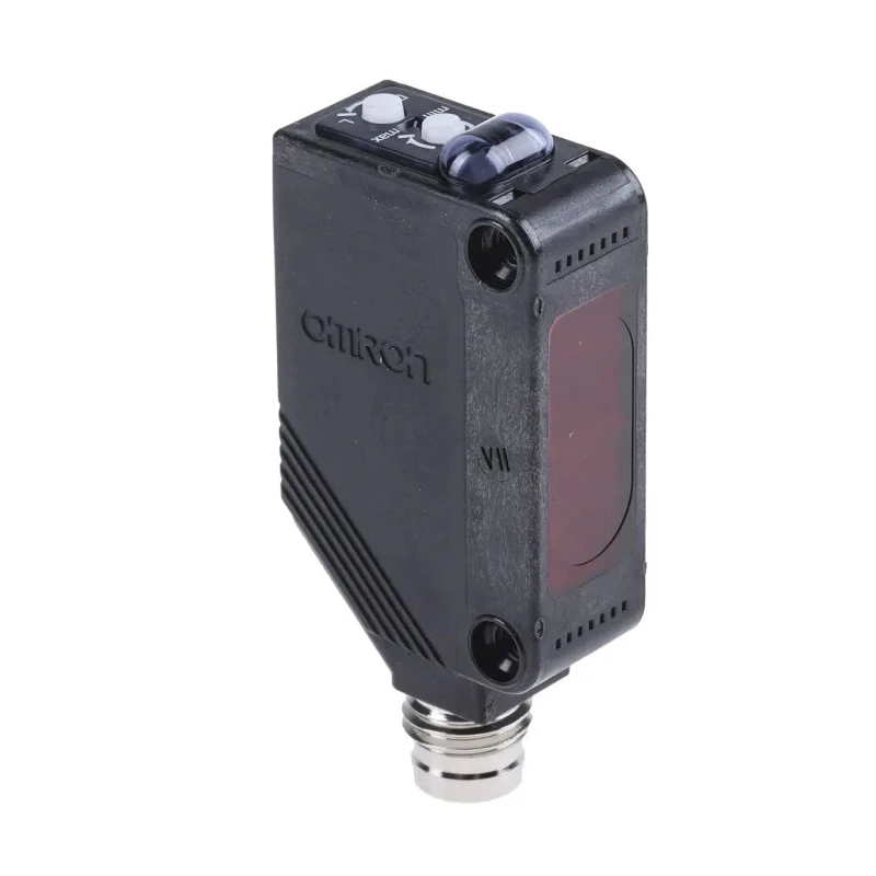 Omron Diffuse Photoelectric Sensor Block Sensor 5 mm to 100 mm Detection Range PNP Output IP69K E3Z-D86