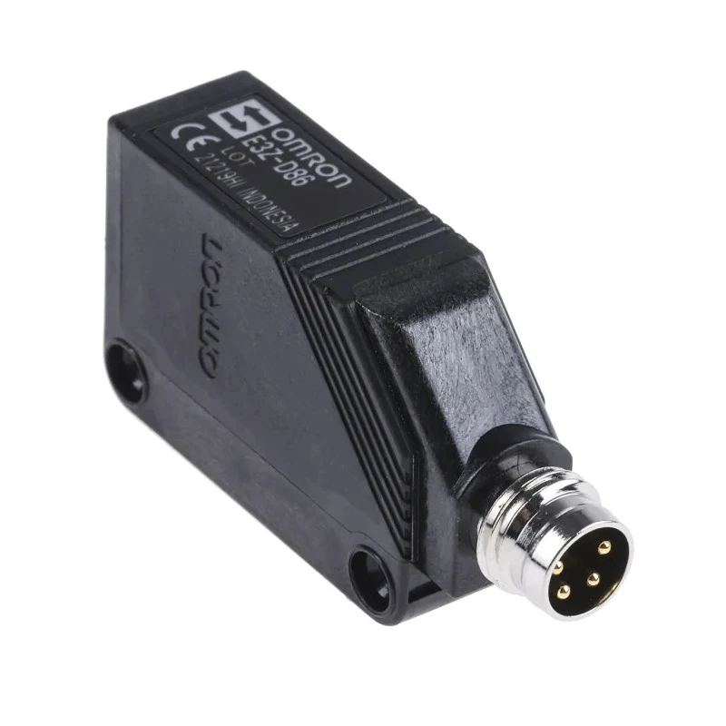 Omron Diffuse Photoelectric Sensor Block Sensor 5 mm to 100 mm Detection Range PNP Output IP69K E3Z-D86
