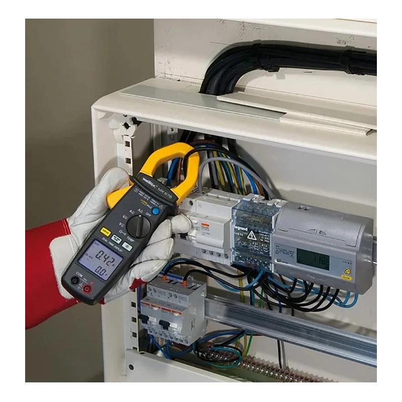 Metrix Clamp Meter with 1.4 kA DC Current, 1 kA AC Current, 1400 V DC, 1000 V AC, CAT IV, CAT III MX675