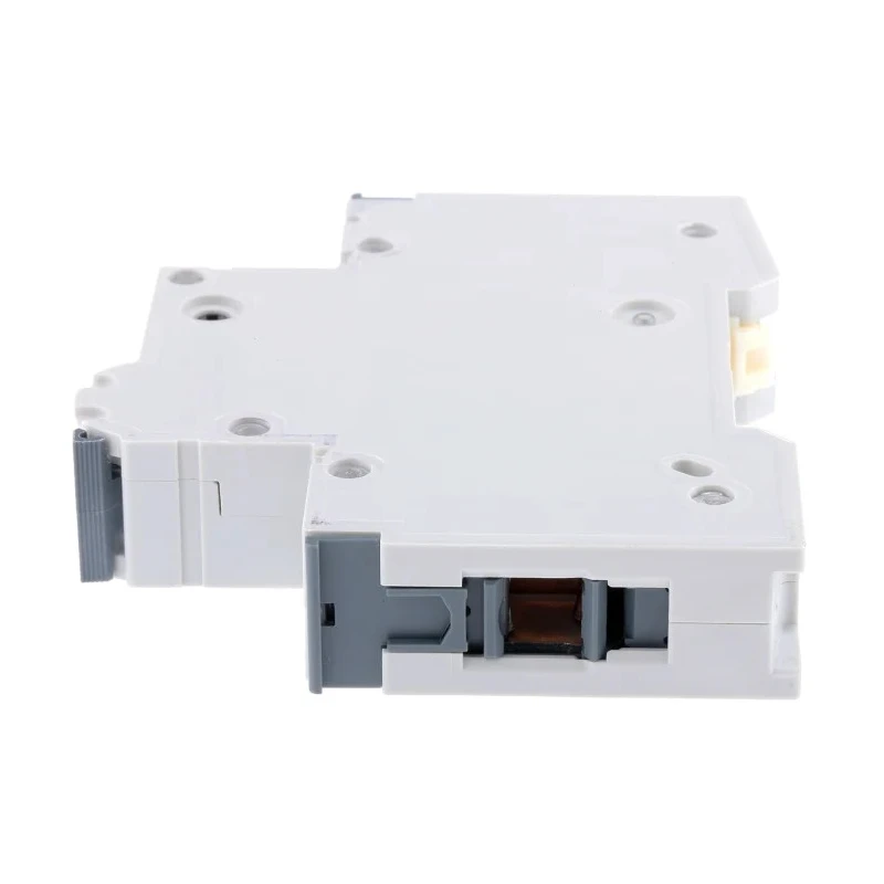 Siemens SENTRON Miniature Circuit Breaker 1-Pole 32A Type C 400V AC 6 kA Breaking Capacity 5SY6132-7
