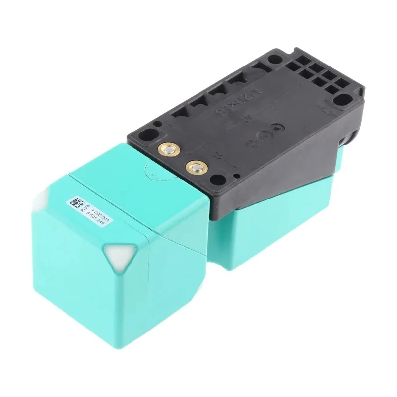 Pepperl + Fuchs Block Inductive Proximity Sensor M20 x 1.5 Thread Size NPN Output 3V Supply 40mm Detection IP69K NBN40-U1-E0