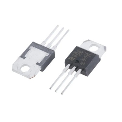 STMicroelectronics Through Hole, 3-Pin TRIAC, 700 V Repetitive Peak Reverse Voltage, 4A Rated Average On-State T410-700T