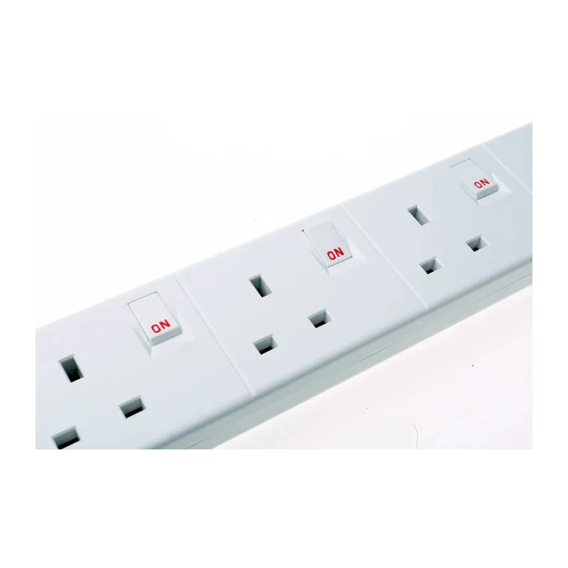RS PRO 4 Socket Type G Trailing Socket Switchable 13A 240V White 696-3613
