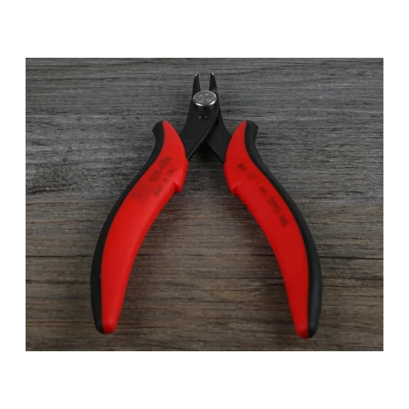 RS PRO Flush Cable Cutter Steel Jaw, Bi-Metal Handle, Plastic Grip, 133mm Length 606-484