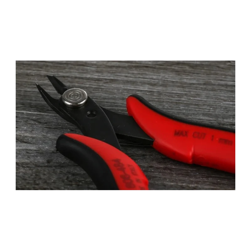 RS PRO Flush Cable Cutter Steel Jaw, Bi-Metal Handle, Plastic Grip, 133mm Length 606-484