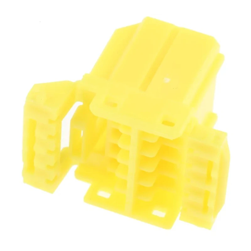 TE Connectivity MULTILOCK 040/070 Male Connector Housing 12 Way 2 Row 3 mm Pitch 174913-7