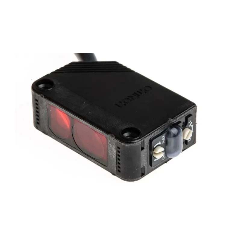 Omron Background Suppression Distance Sensor Block Style 20 mm to 200 mm Detection Range PNP Output IP67 E3Z-LS81 2M