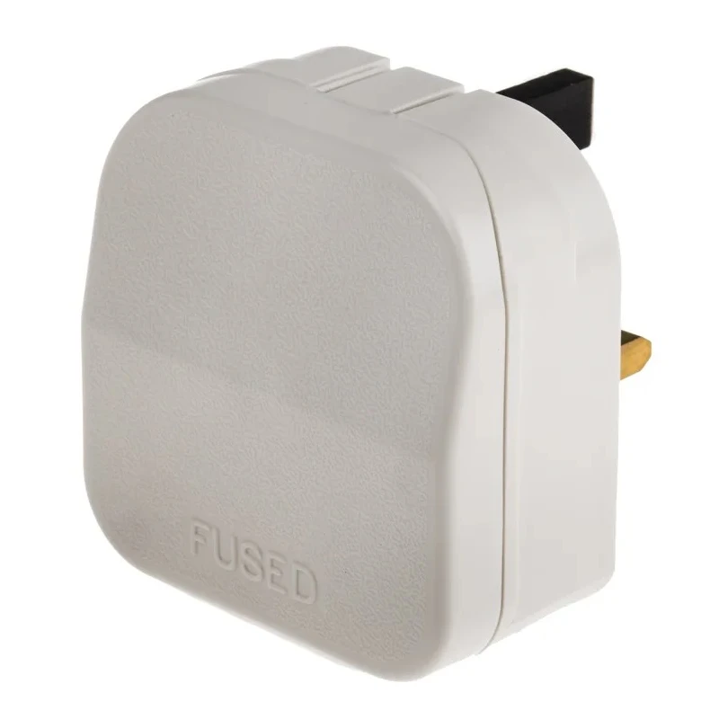 PowerConnections Mains Connector Converter Europe to UK Type G 3A Plug ECP-WNR-3A
