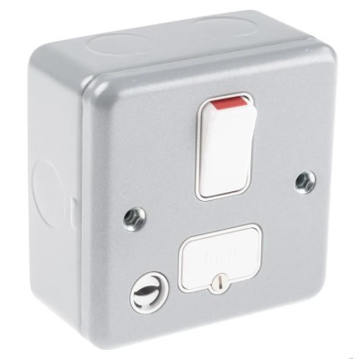 MK Electric 13A 1 Gang Switched Fused Spur High Grade Thermoset Material White Screwless K932ALM